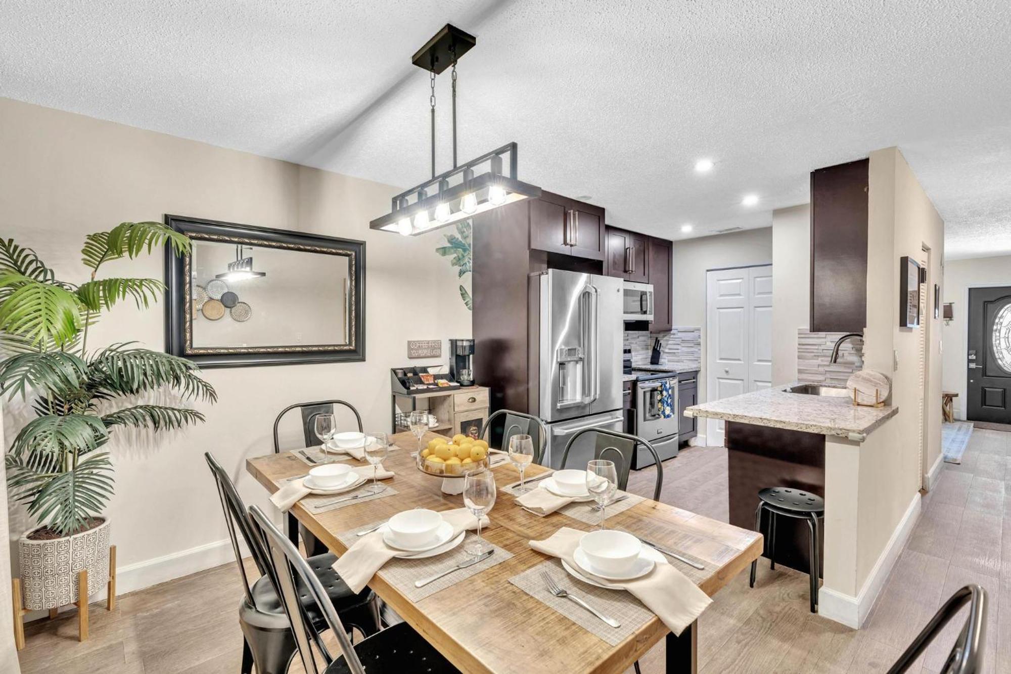 Estelo'S Place - Modern Townhouse With King Bed, Only 5 Min From The Airport! Miami Exteriér fotografie
