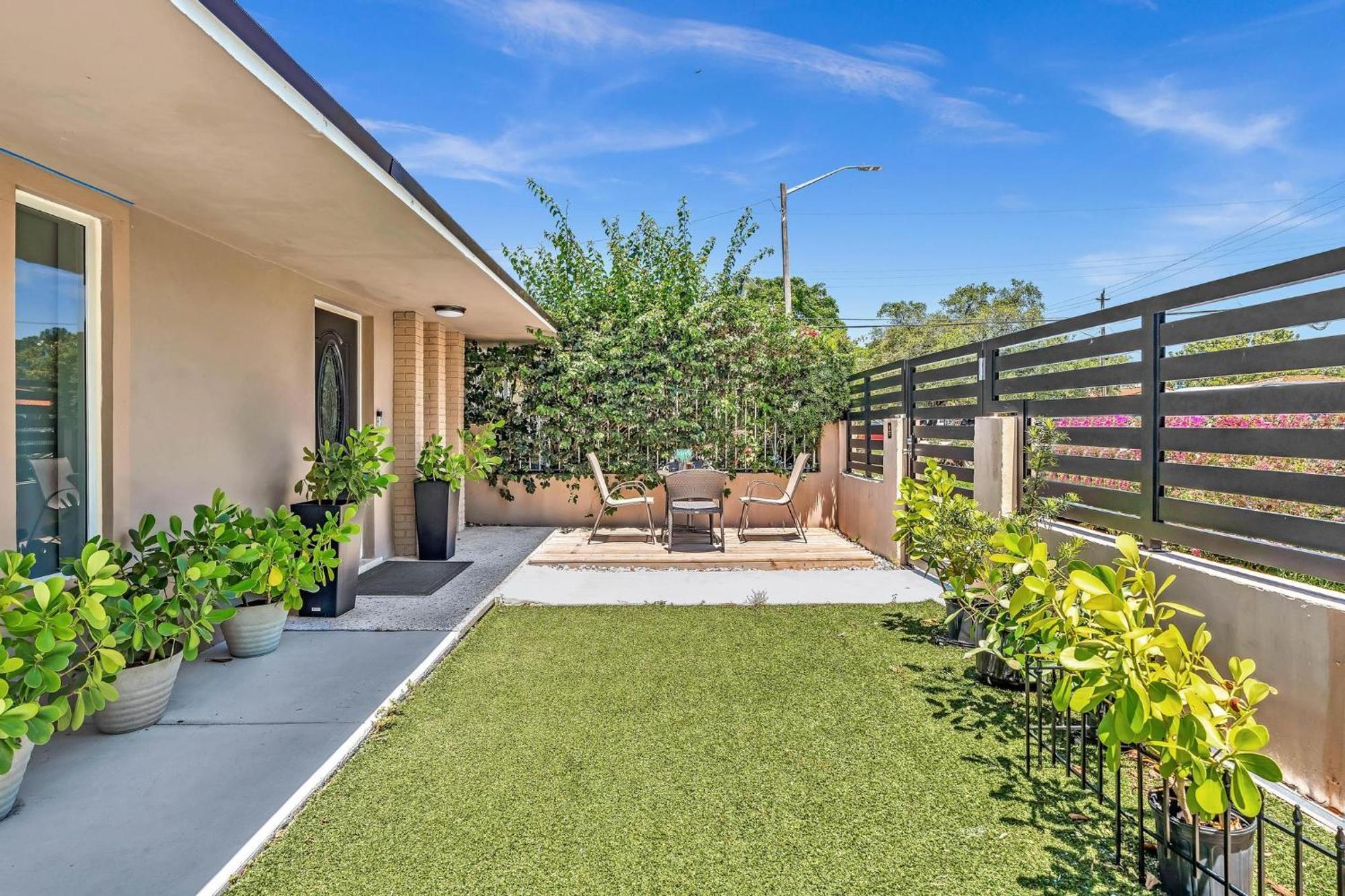 Estelo'S Place - Modern Townhouse With King Bed, Only 5 Min From The Airport! Miami Exteriér fotografie