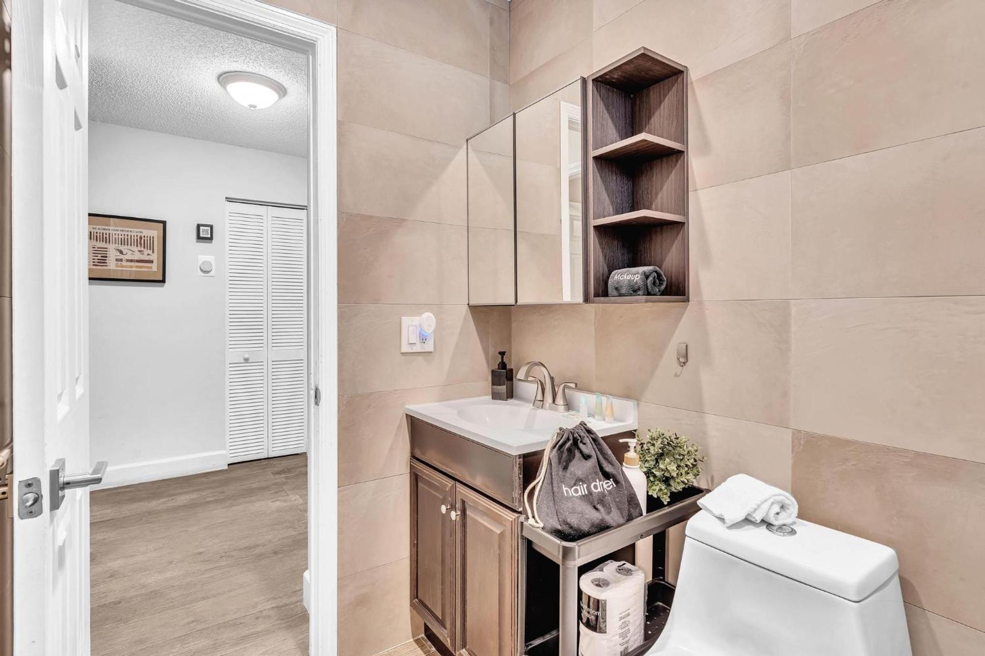 Estelo'S Place - Modern Townhouse With King Bed, Only 5 Min From The Airport! Miami Exteriér fotografie