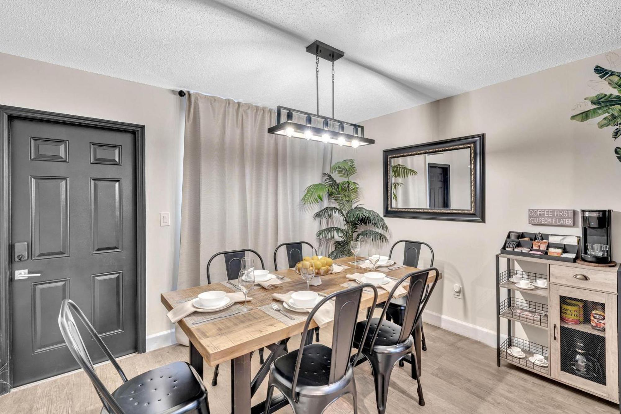 Estelo'S Place - Modern Townhouse With King Bed, Only 5 Min From The Airport! Miami Exteriér fotografie